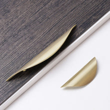 Загрузить изображение в средство просмотра галереи, 10-Pack of Brushed Copper Pull Handles for Home Cabinets & Drawers