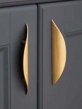 Загрузить изображение в средство просмотра галереи, Zinc Alloy Brushed Copper Pulls – Modern Drawer and Door Hardware