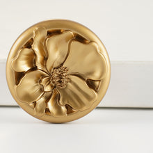 Cargar imagen en el visor de la galería, Gold Petal Knobs - decorative flower drawer pull showcasing intricate design, ideal for cabinets and wardrobes.