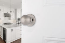 画像をギャラリービューアに読み込む, Midofar Transitional Keyed Entry Ball Door Knob, Satin Nickel - Designed for Traditional and Transitional Homes and Blends Seamlessly with Interior Décor, 1 Pack
