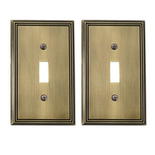 Charger l&#39;image dans la galerie, Antique brass light switch cover made from durable zinc alloy in standard size, featuring a single toggle design.
